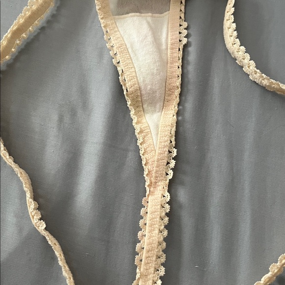 On Gossamer v string thong - Picture 12 of 14